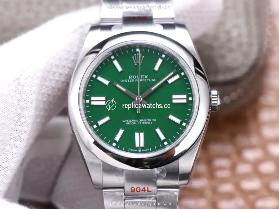 Replica Rolex Oyster Perpetual M124300-0005 41MM EW Factory Green Dial Replica Rolex Oyster Perpetual M124300-0005 41MM EW Factory Green Dial