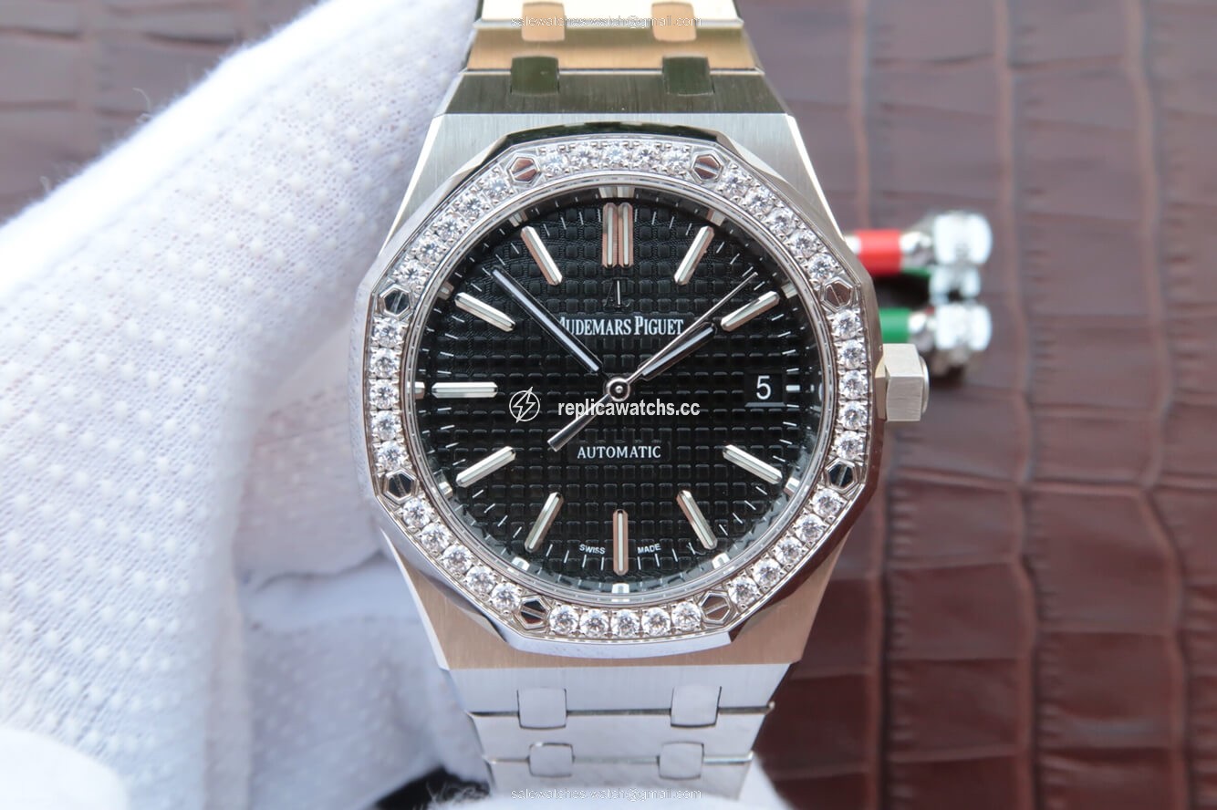 Replica Audemars Piguet Royal Oak 15400/15450 Couple Watch JF Factory Black Dial Replica Audemars Piguet Royal Oak 15400/15450 Couple Watch JF Factory Black Dial