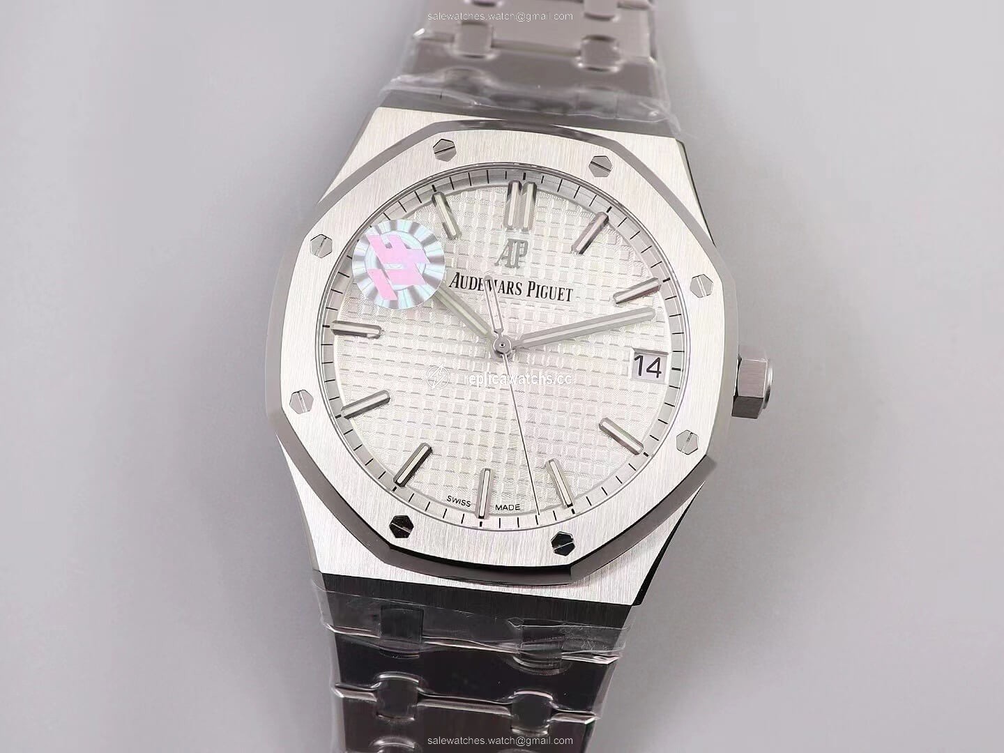 Replica Audemars Piguet Royal Oak 15500ST.OO.1220ST.04 ZF Factory White Dial Replica Audemars Piguet Royal Oak 15500ST.OO.1220ST.04 ZF Factory White Dial