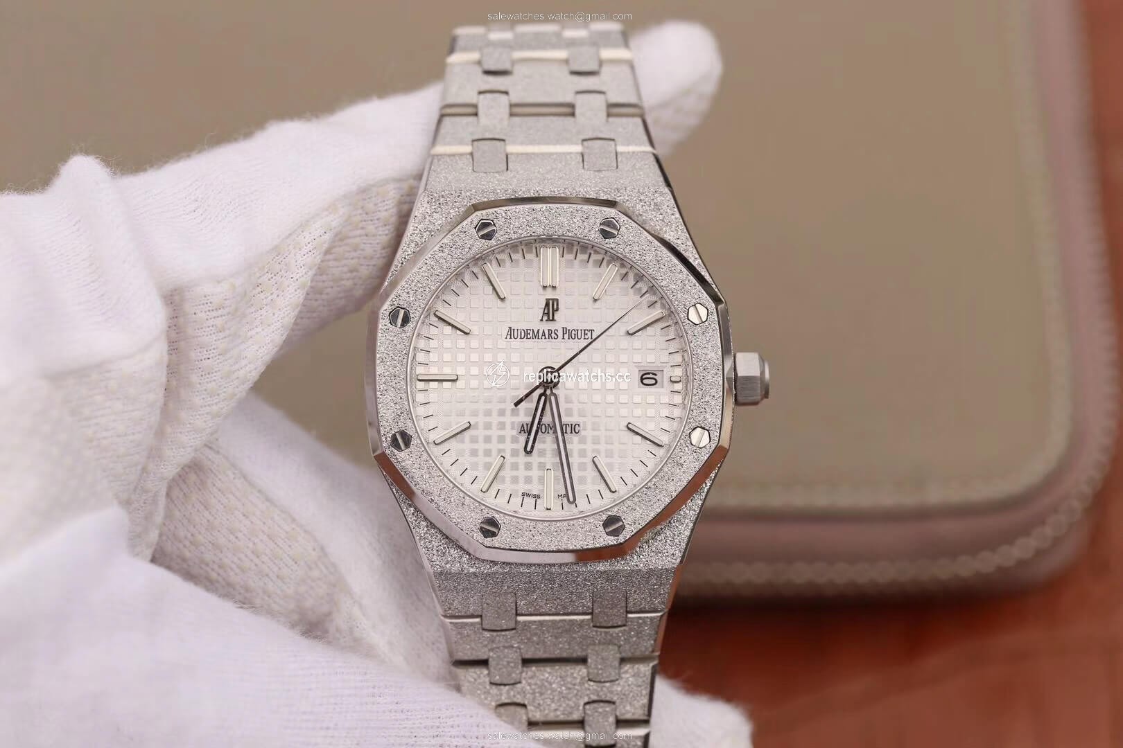 Replica Audemars Piguet Royal Oak 15454BC.GG.1259BC.01 JH Factory Silver Dial Replica Audemars Piguet Royal Oak 15454BC.GG.1259BC.01 JH Factory Silver Dial