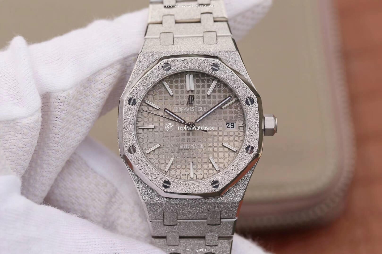 Replica Audemars Piguet Royal Oak 15454BC.GG.1259BC.01 JH Factory Rhodium Dial Replica Audemars Piguet Royal Oak 15454BC.GG.1259BC.01 JH Factory Rhodium Dial