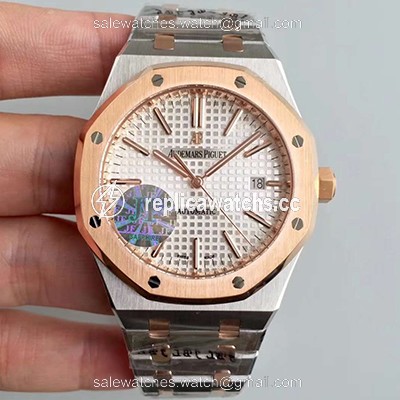 Replica Audemars Piguet Royal Oak 15400SR.OO.1220SR.01 JF Factory Silver Dial Replica Audemars Piguet Royal Oak 15400SR.OO.1220SR.01 JF Factory Silver Dial