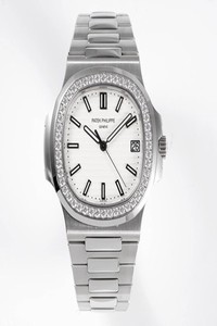 Replica Patek Philippe Nautilus 5713/1G-010 PPF Factory V4 White Dial
