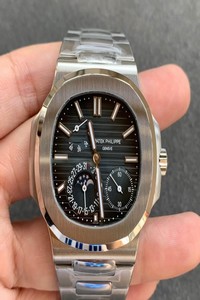 Replica Patek Philippe Nautilus 5712/1A-001 ZF Factory Dark Blue Dial