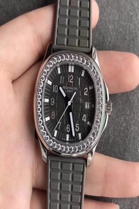 Replica Patek Philippe Aquanaut 5067A Grey Dial