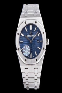 Replica Audemars Piguet Royal Oak Quartz 67650ST.OO.1261ST.01 JF Factory Blue Dial