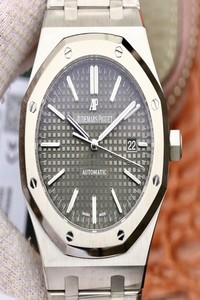 Replica Audemars Piguet Royal Oak 15400ST.OO.1220ST.04 JF Factory Black Dial